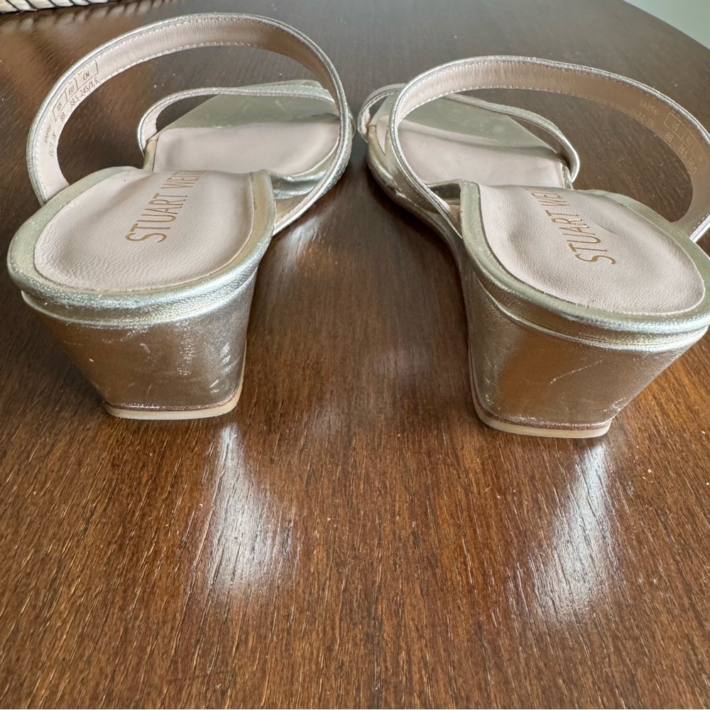 Stuart Weitzman Aleena Gold Metallic Wedge Mule Sandal Size 8B - Picture 8 of 16